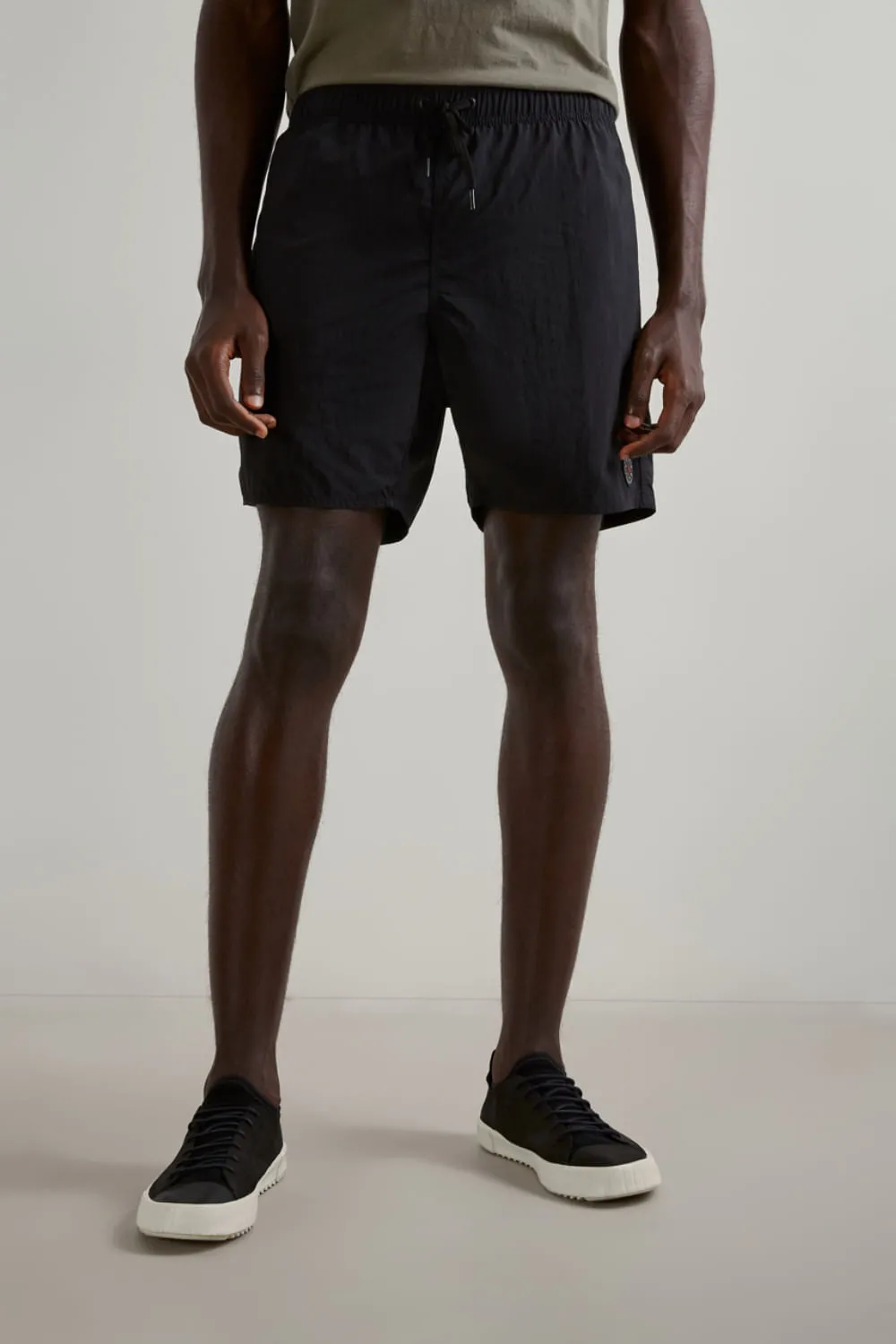 SHORT DE PRAIA LISO LUAL