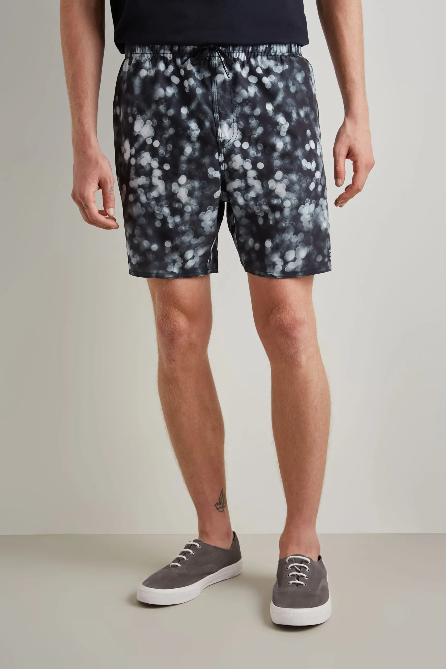 SHORT DE PRAIA ESTAMPADO BOLINHAS