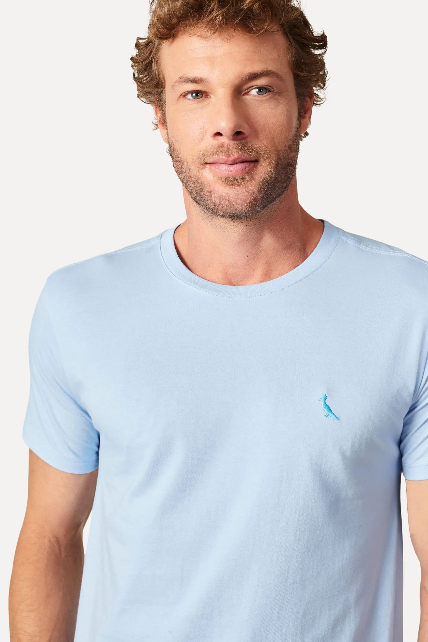 CAMISETA BASIC COLOR BORDADO CÉU