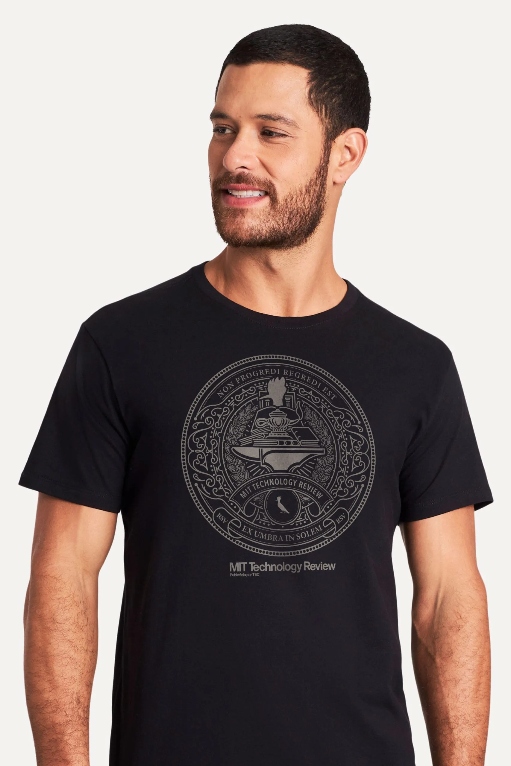 CAMISETA MEDALHA MIT