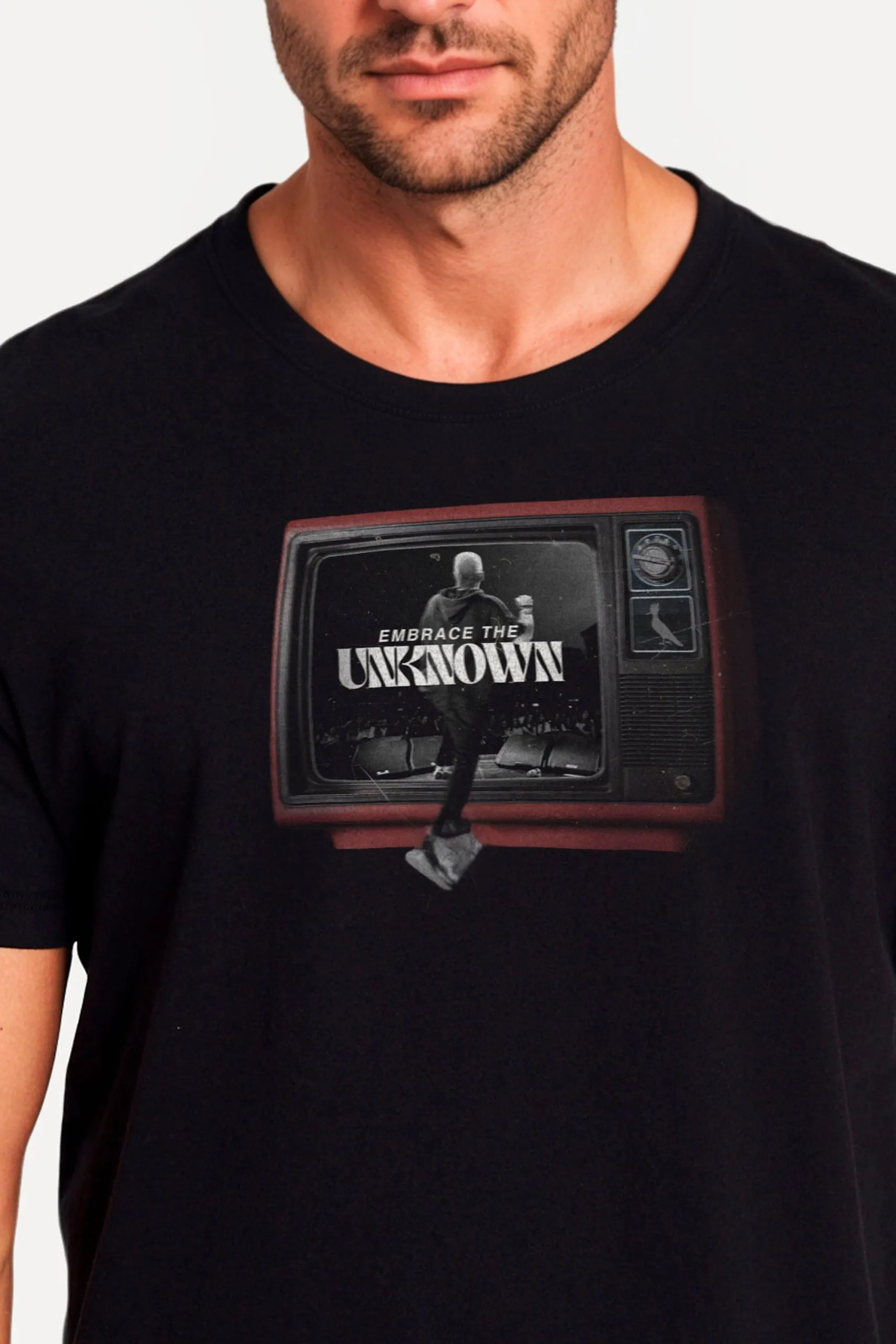 CAMISETA EMBRACE THE UNKNOWN