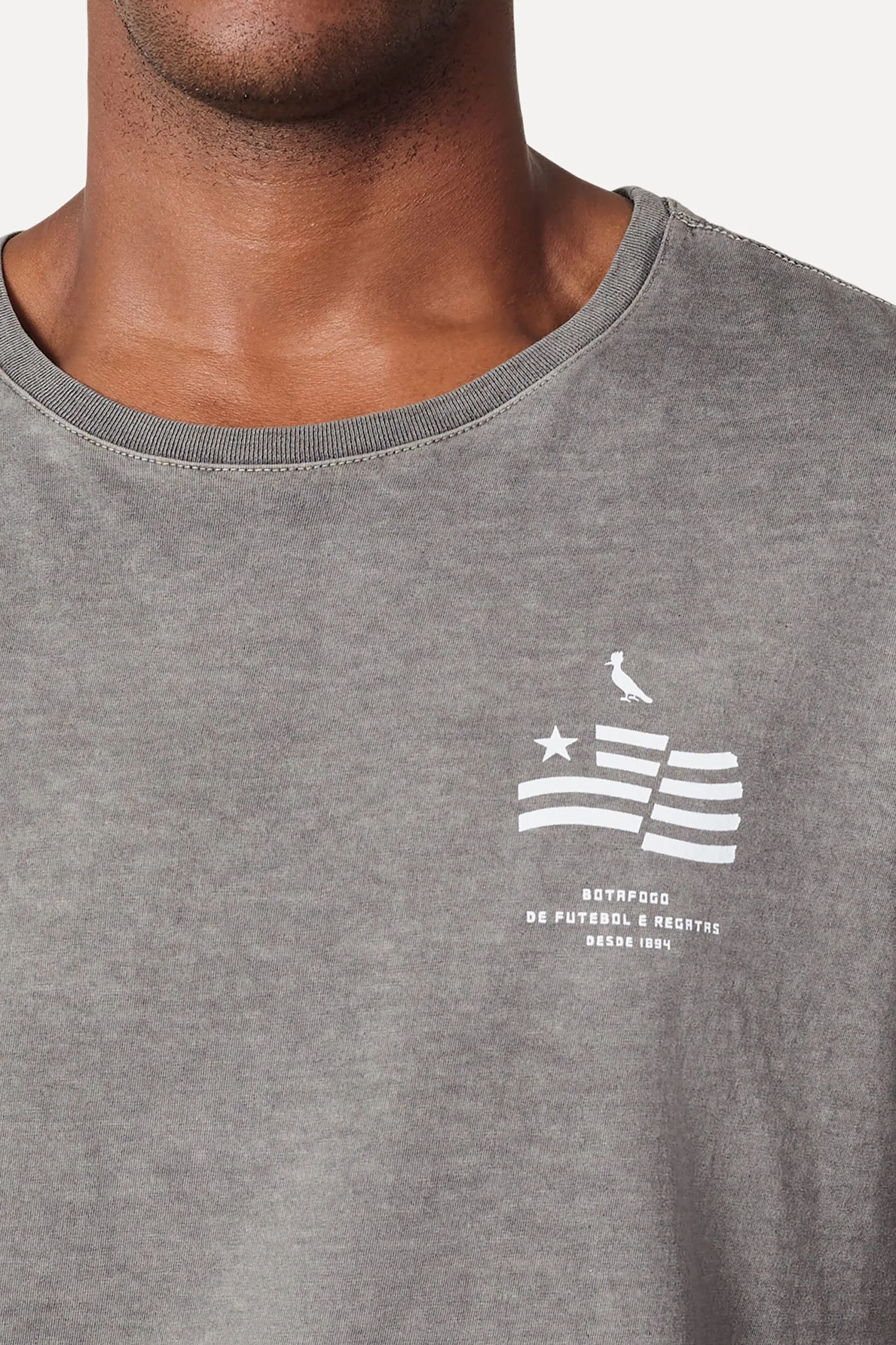 CAMISETA BOTAFOGO BANDEIRA ESCUDO