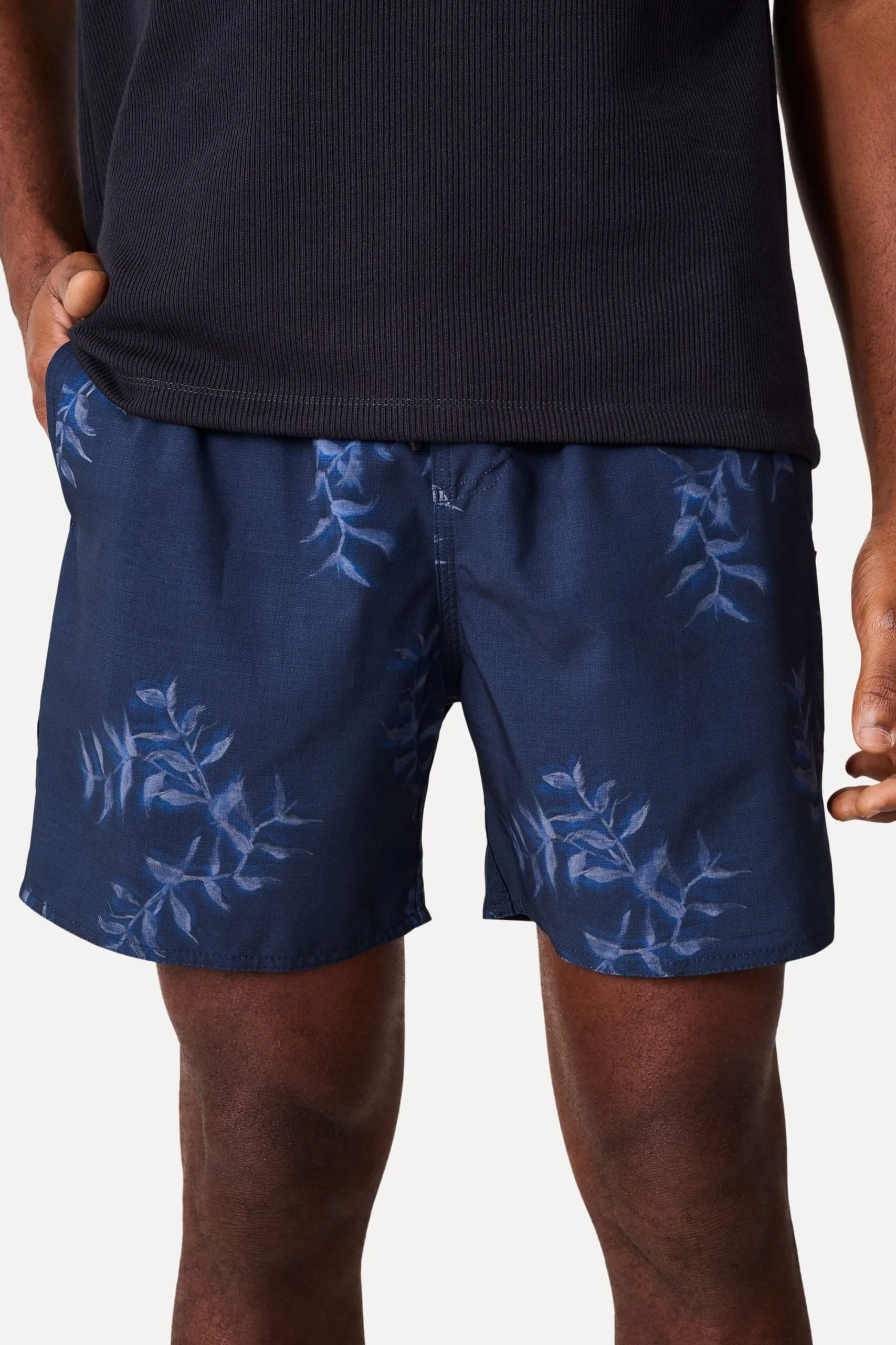 SHORT PRAIA ESTAMPADO ALGAS