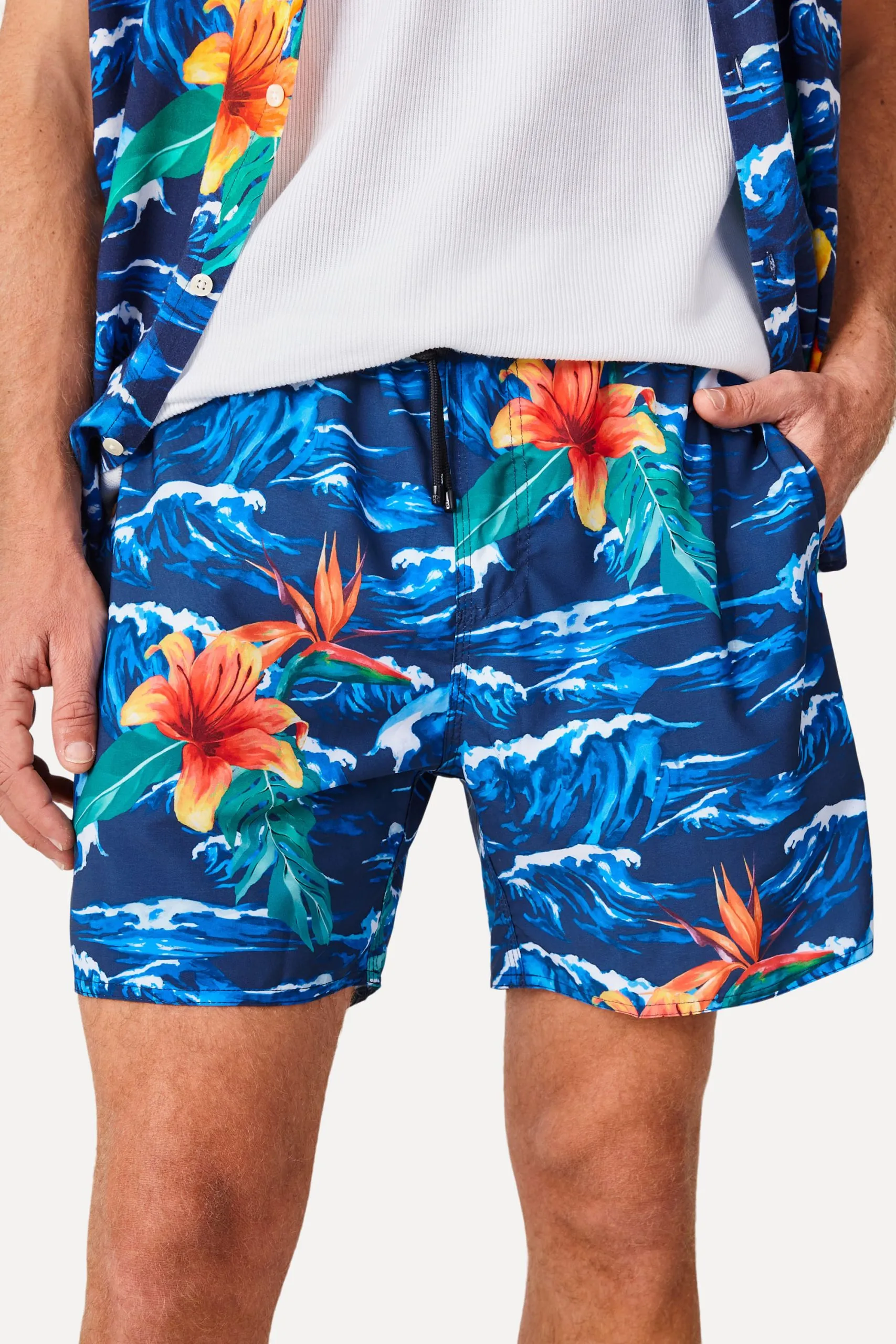 SHORT PRAIA ESTAMPADO WAVES ESCURA