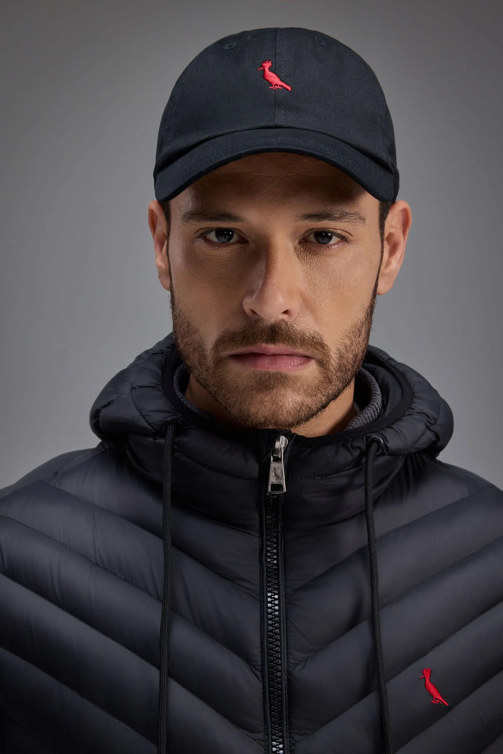 BONE SARJA BORDADO RED BIRD