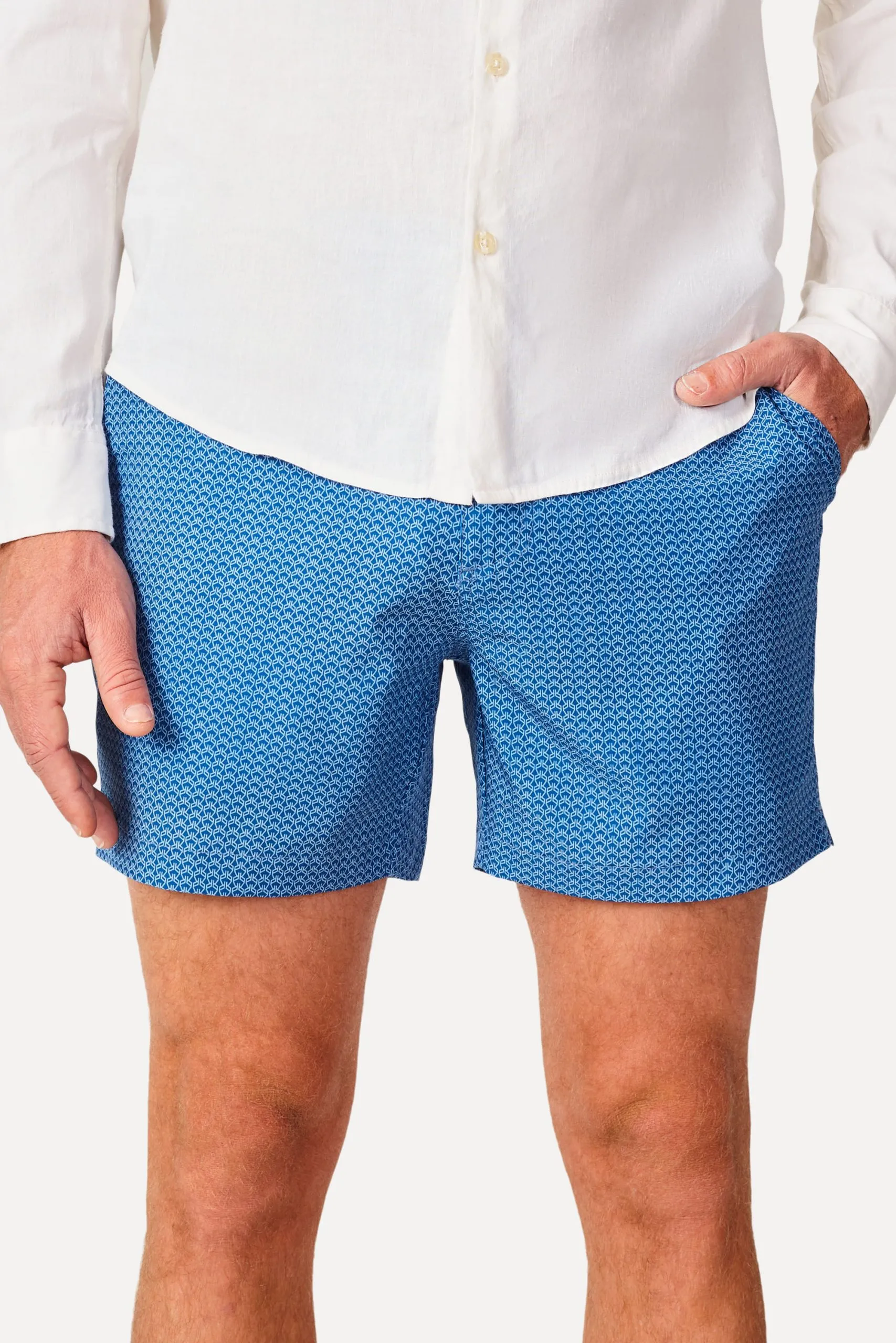 SHORT ARPOADOR ESTAMPA R GRAVATARIA