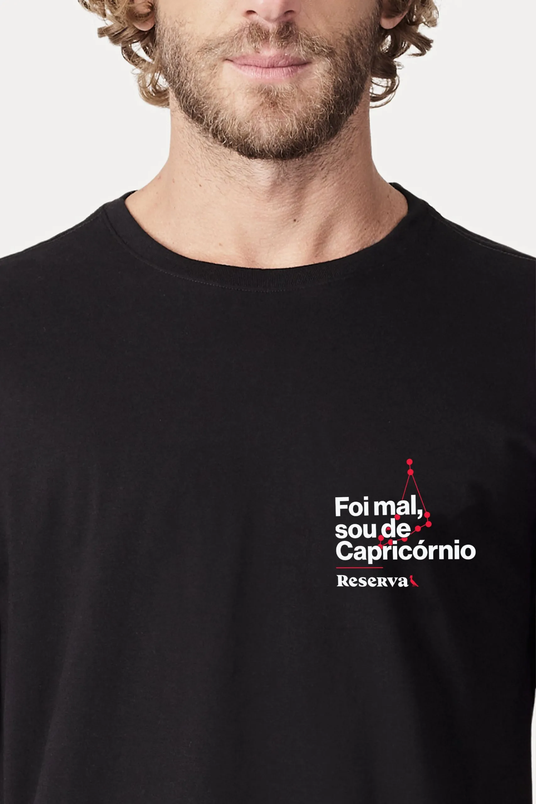 CAMISETA EST ESCUDO CAPRICORNIO