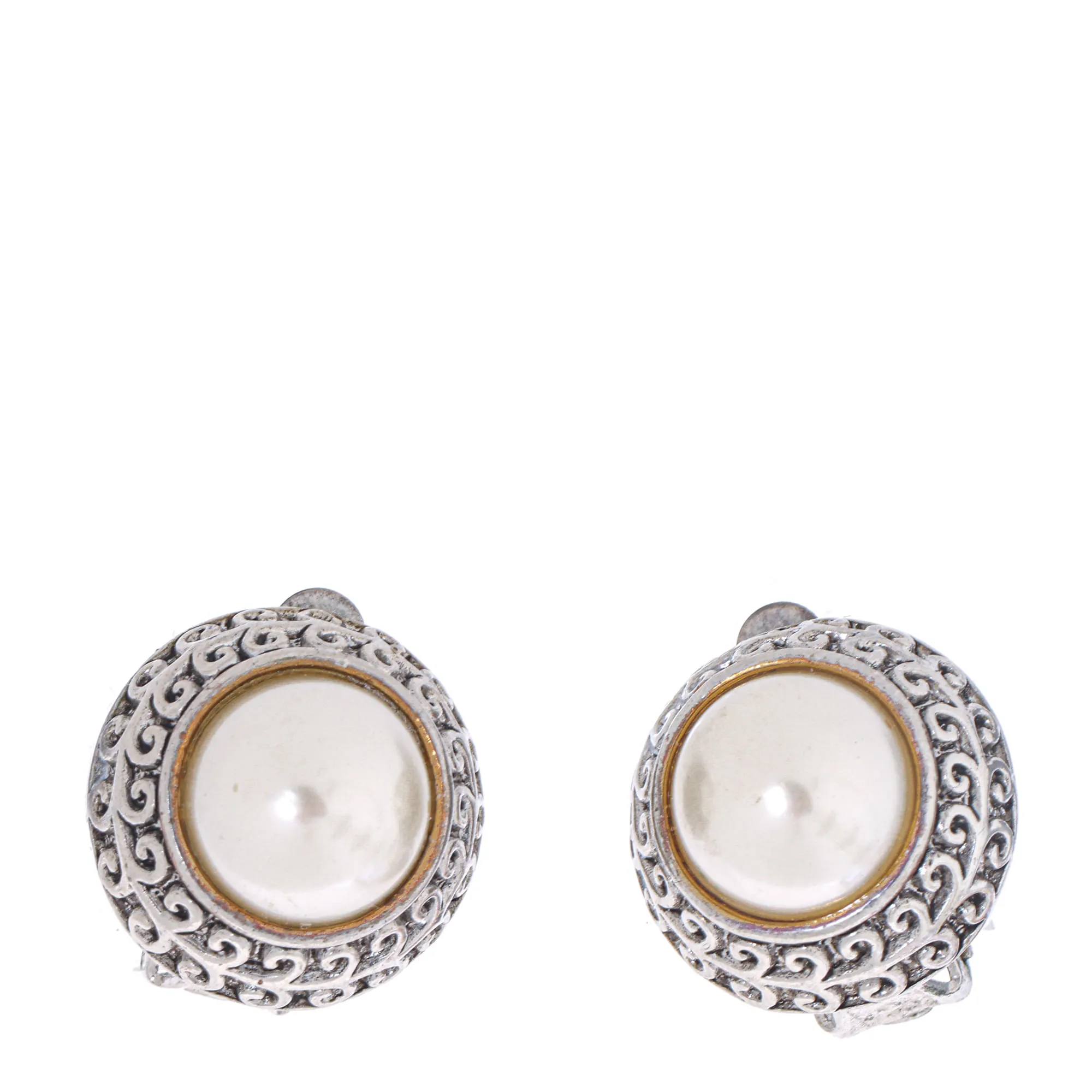 Brinco de Pressão Vintage Arabescos com Miolo em Esfera Perolada