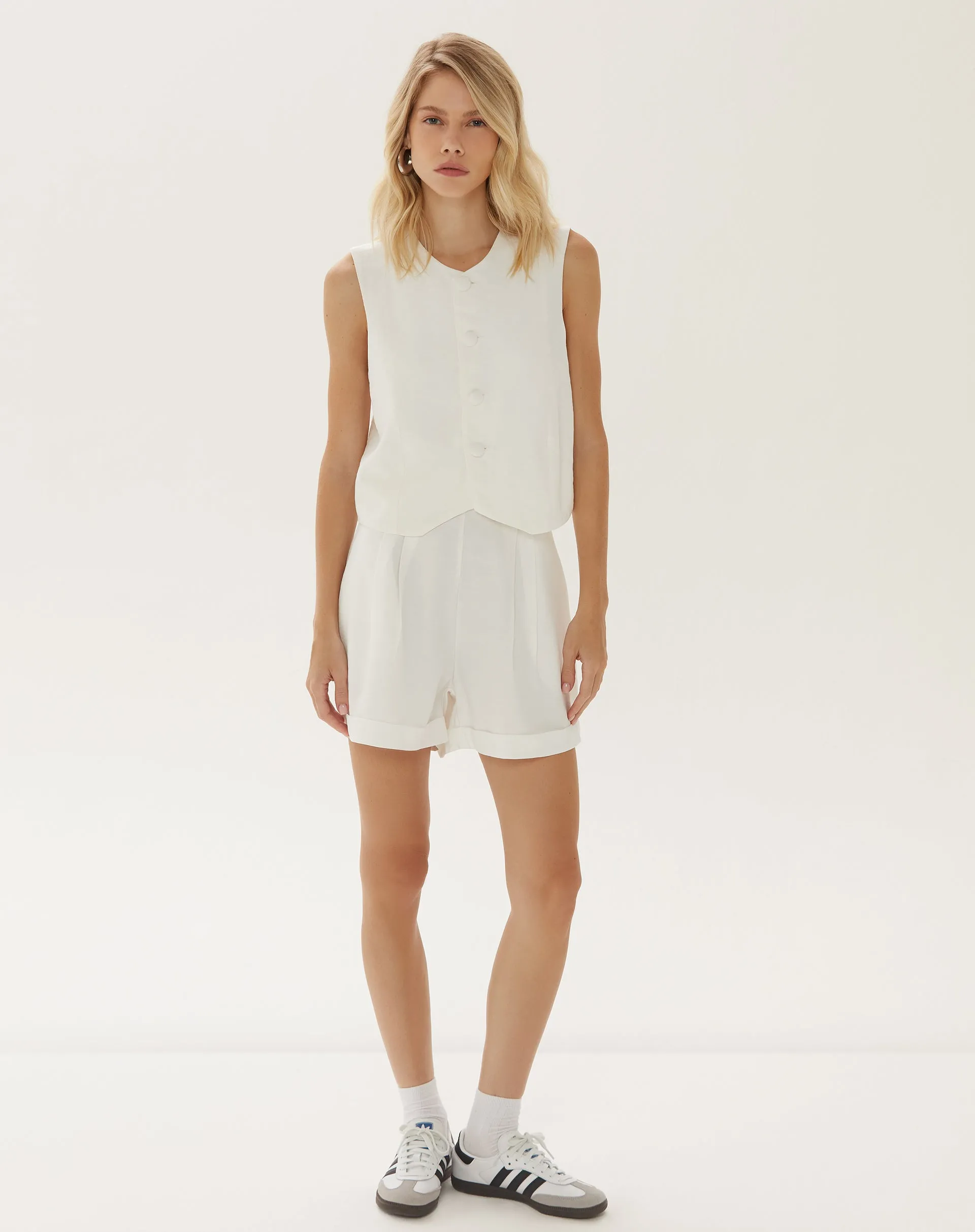 Shorts Alfaiataria com Barra Dobrada - Off-white