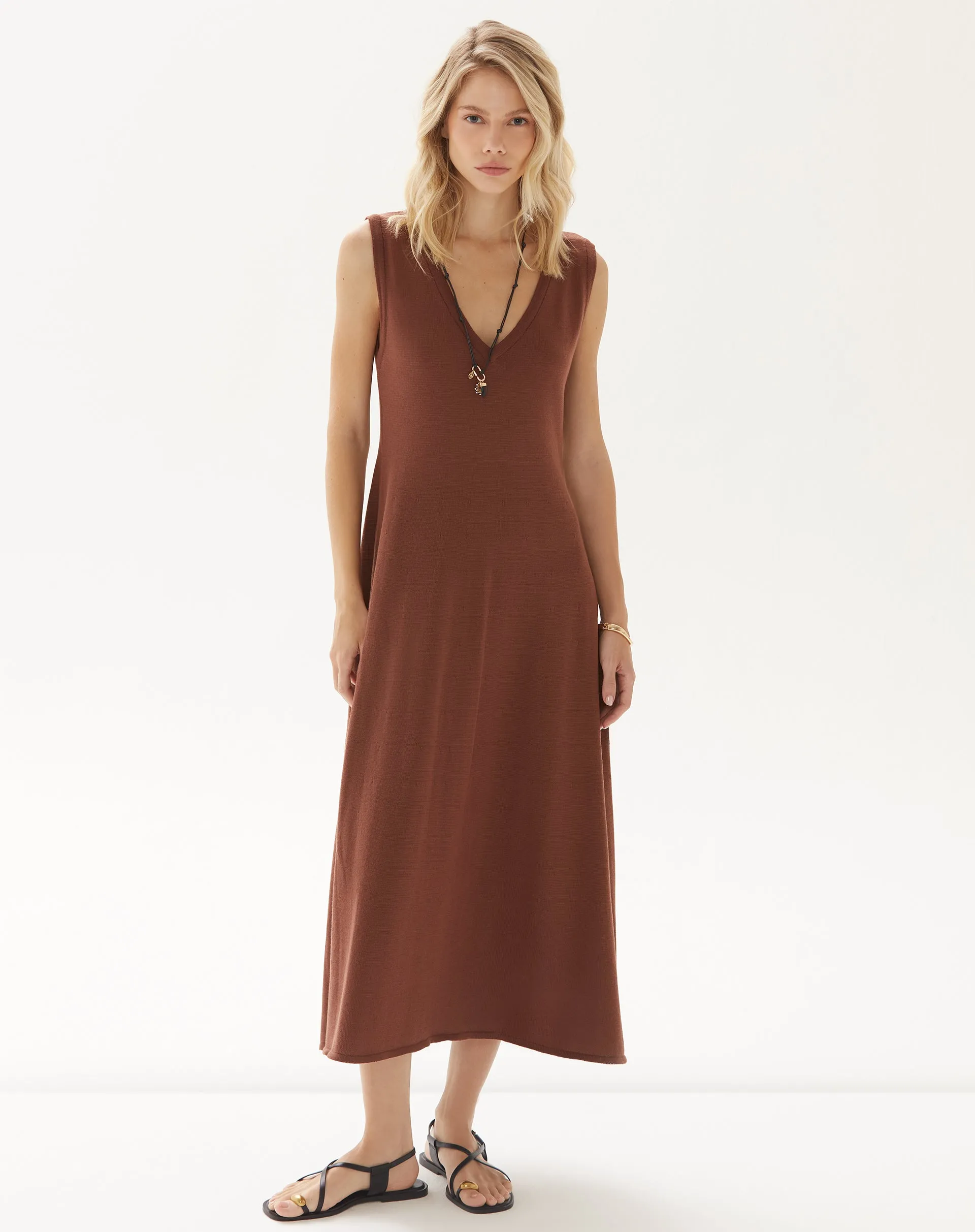 VESTIDO MIDI DE TRICOT - MARROM