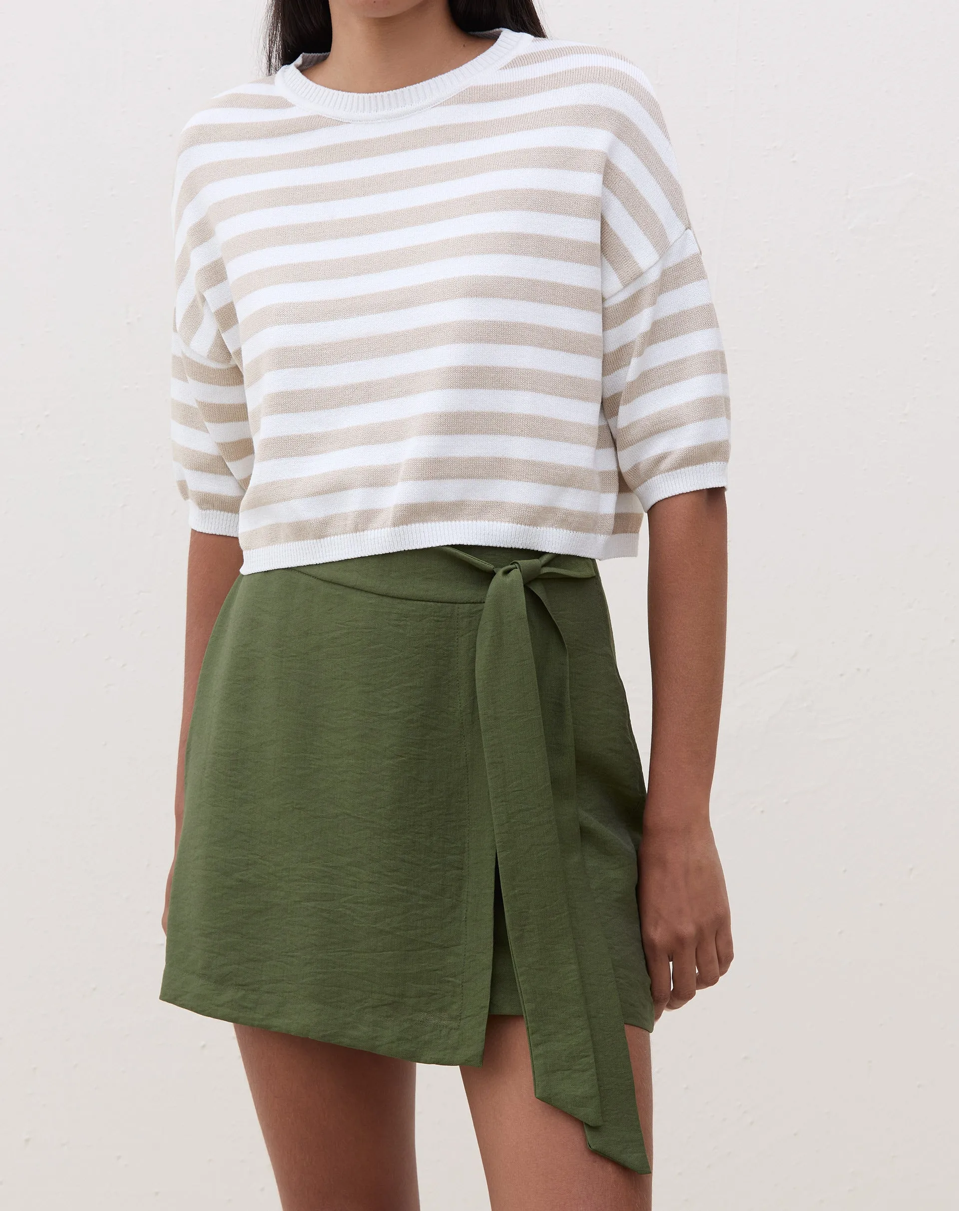 Saia Curta Transpassada com Amarração - Verde Militar