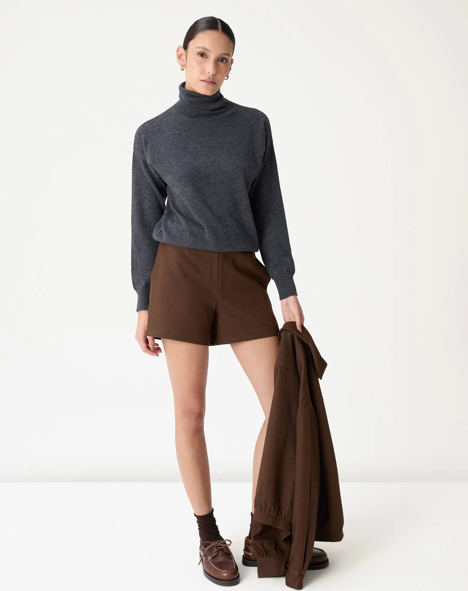 SHORTS CINTURA MÉDIA - MARROM