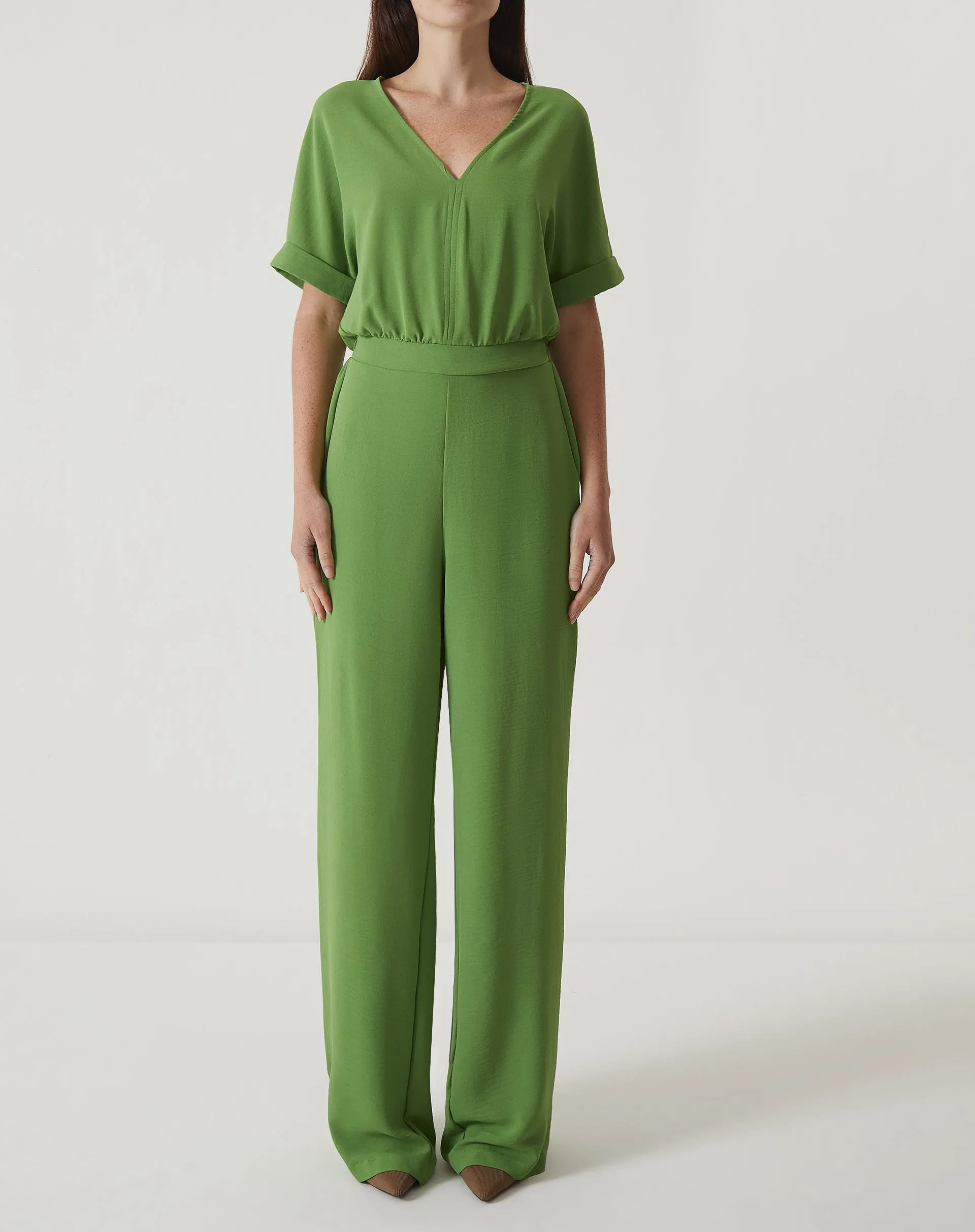 MACACÃO MANGA CURTA DECOTE V - VERDE