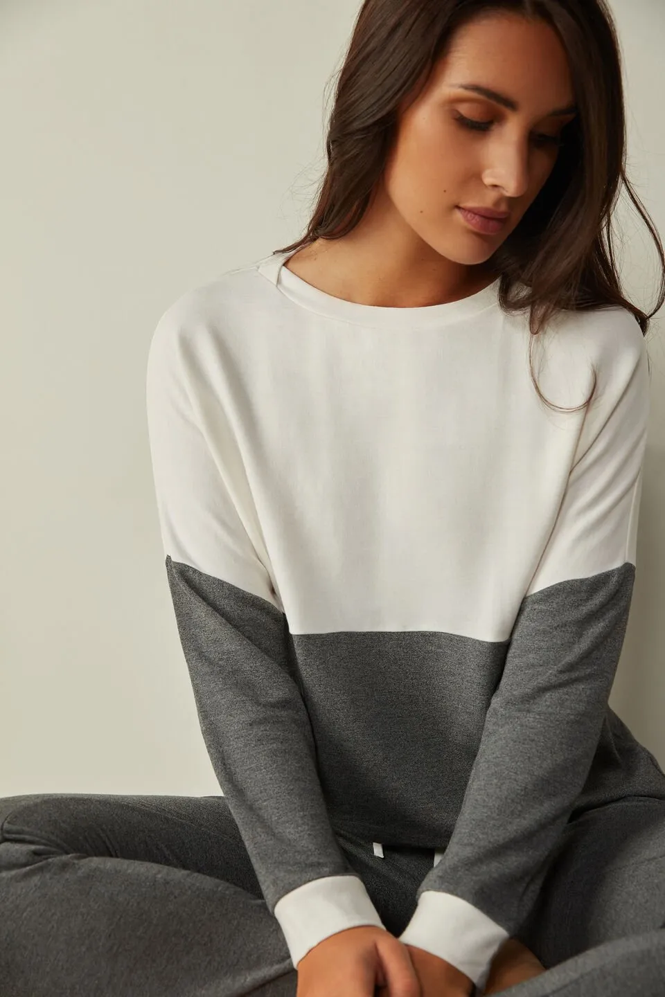 Blusa Em Felpa De Modal Com Lã Com Decote Em Barco Pretty Iconic - Cinza