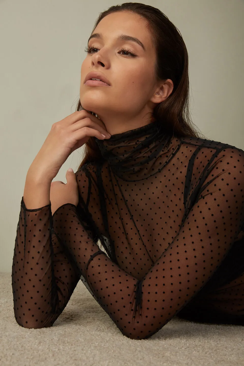 Blusa Manga Comprida Em Tule Com Bolinhas Flocadas Pretty Iconi - Preto