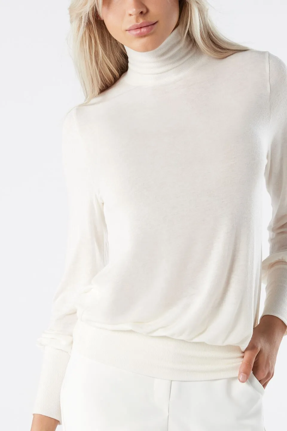 Blusa De Manga Comprida Em Cashmere e Modal Ultraleve - Off-White