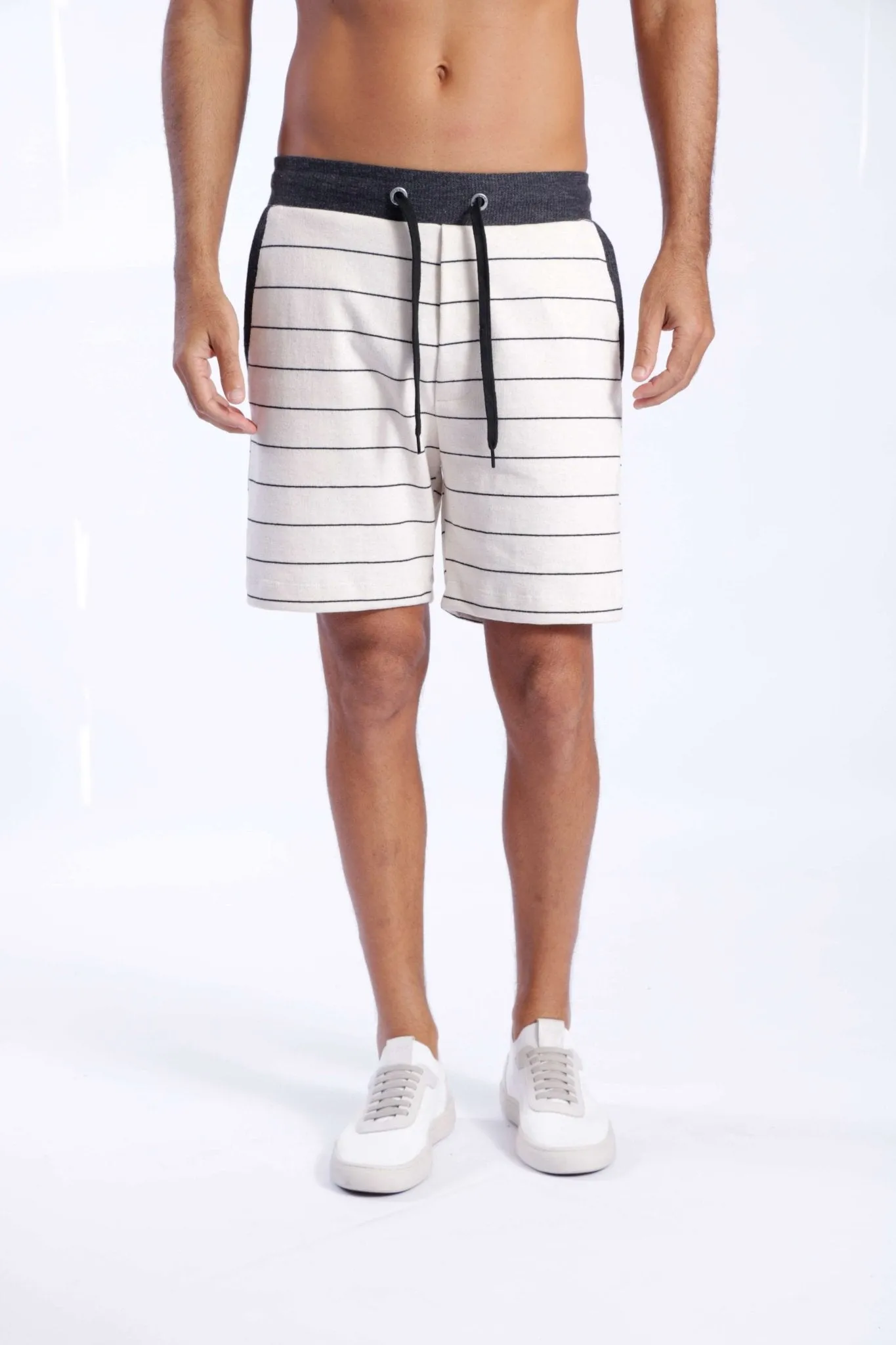 BERMUDA BOLSO FACA ALGODÃO - BRANCO E PRETO