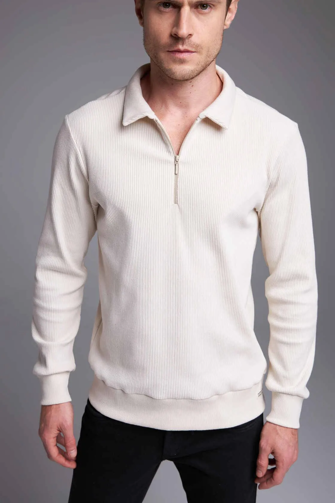 BLUSA CAMINHOS COM GOLA - AREIA