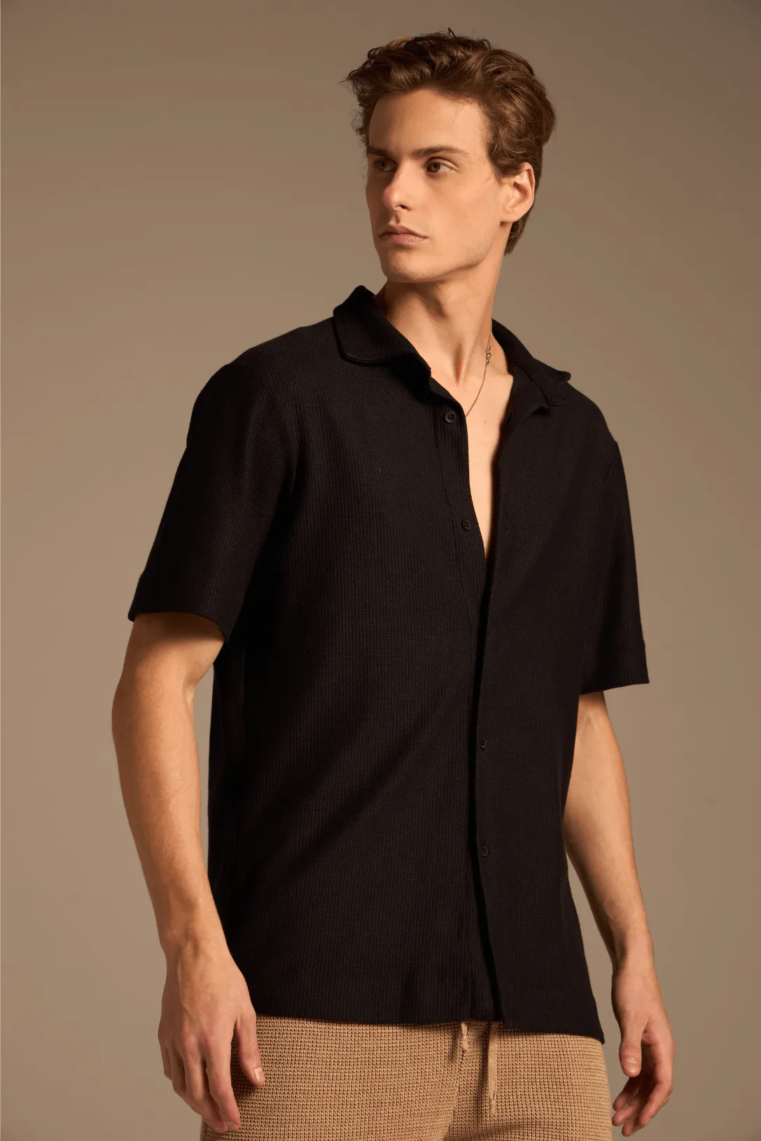 CAMISA DE BOTÃO SERENIDADE - PRETO