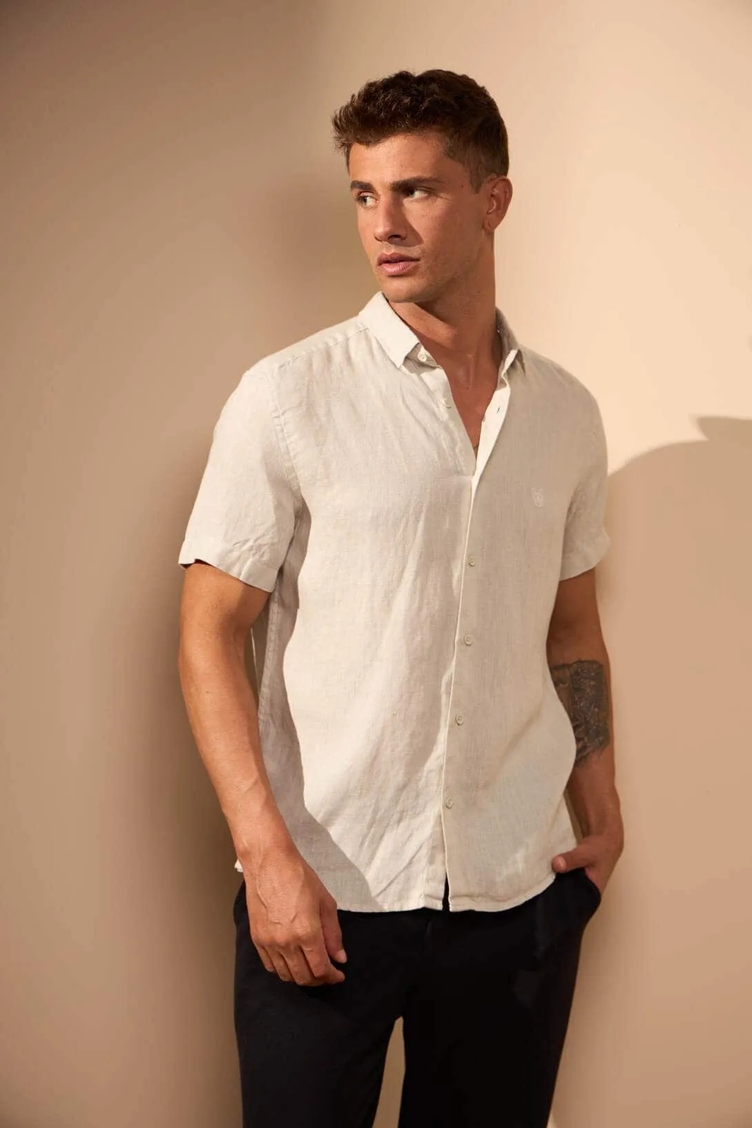 CAMISA GIBSON 100% LINHO - AREIA