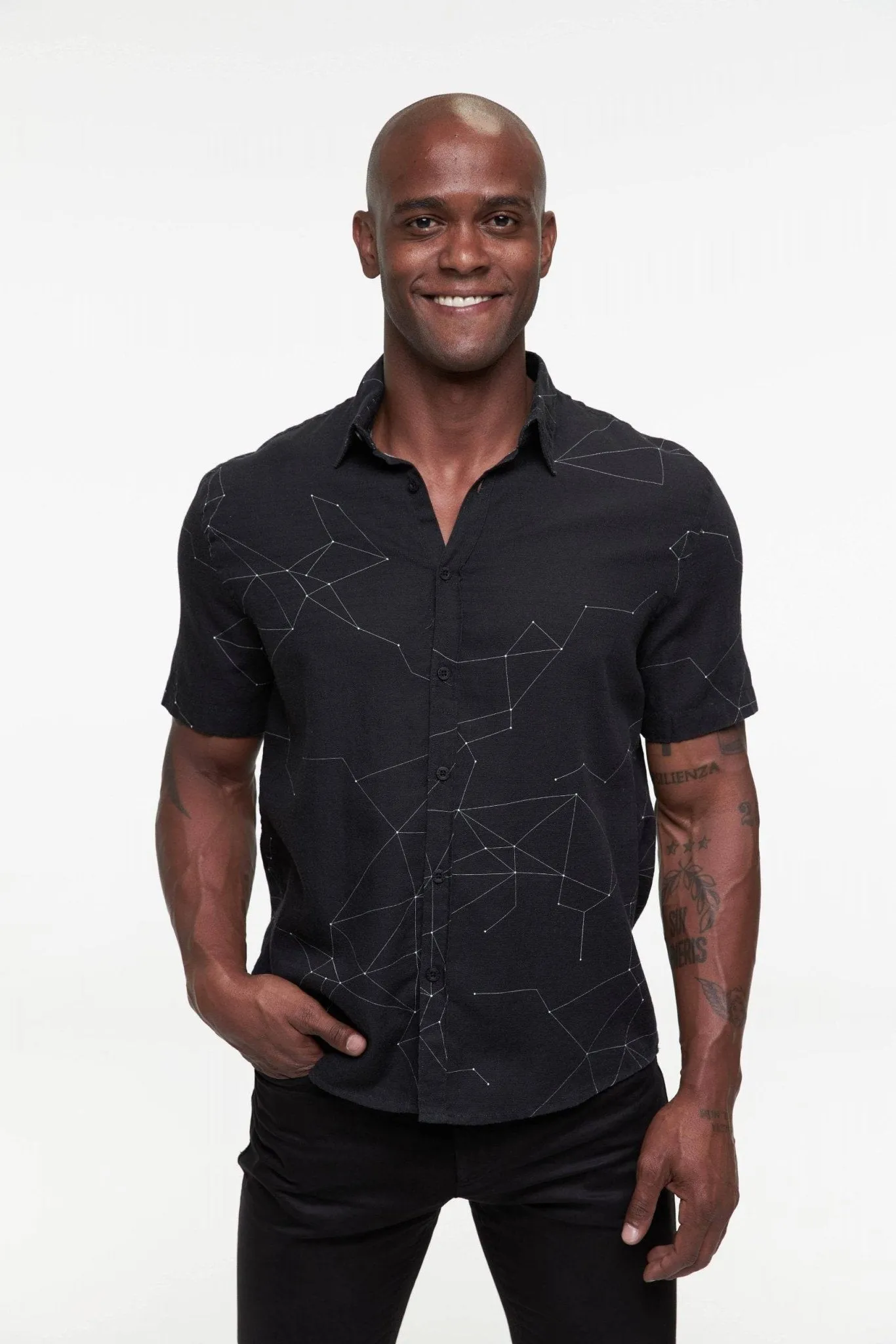 CAMISA TECH CURTA - PRETO