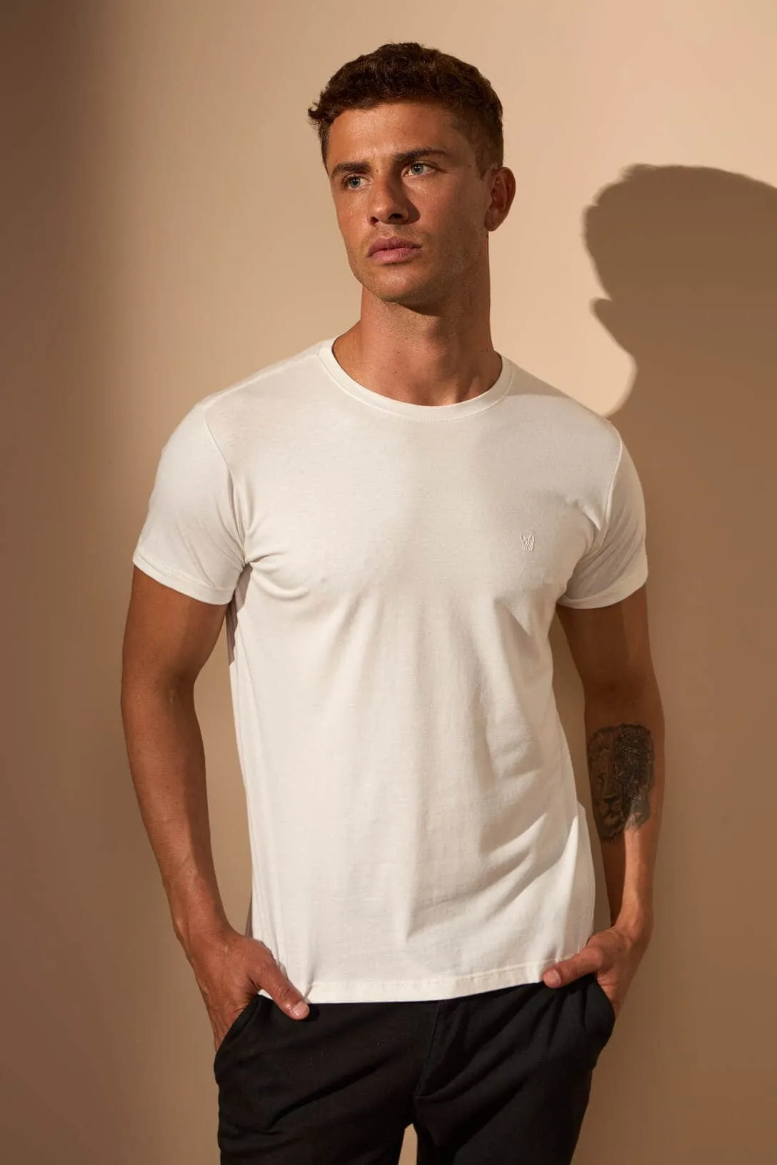 CAMISETA ESSENCIAL ALGODÃO EGÍPCIO - OFF WHITE