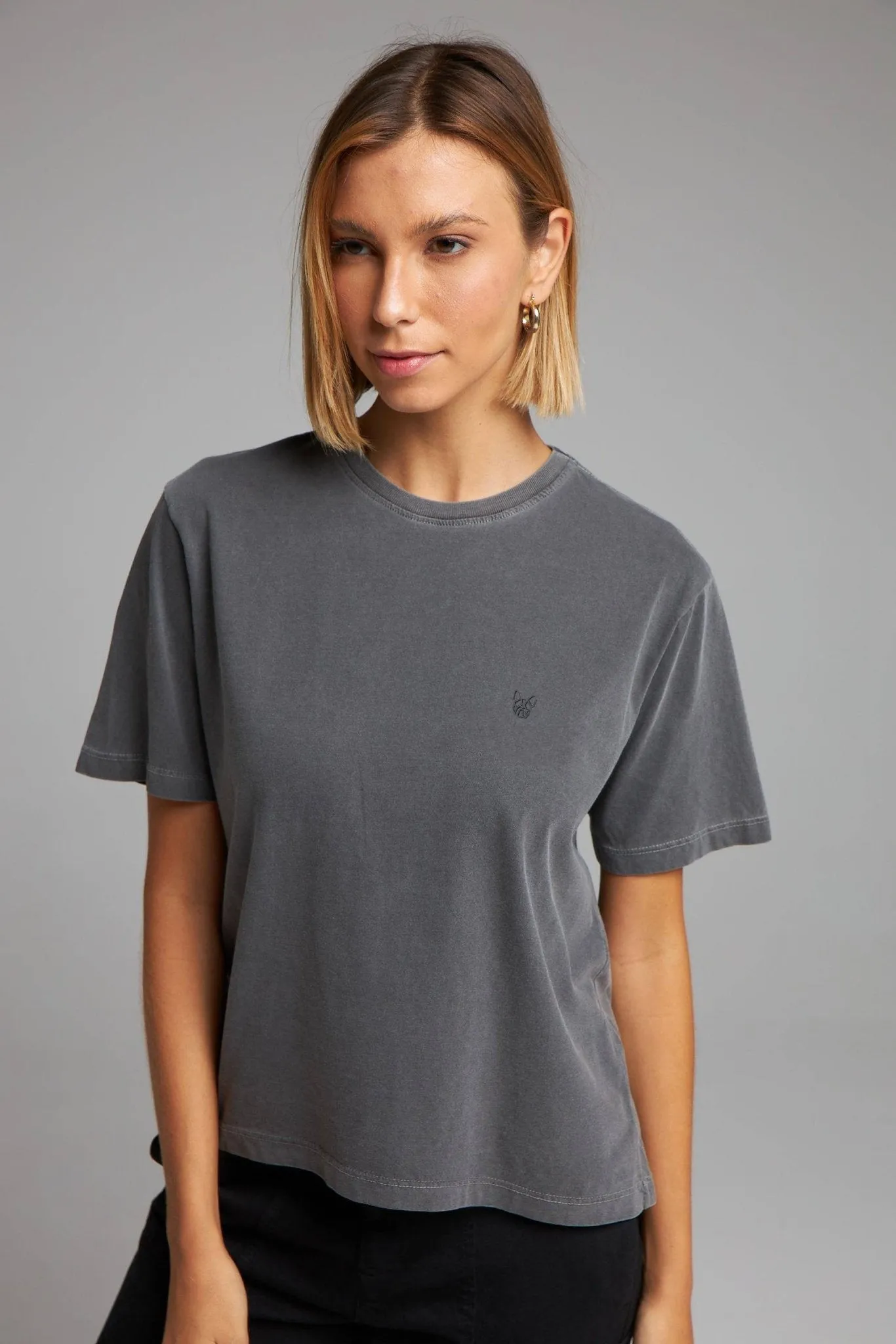 CAMISETA BÁSICA STONE - CHUMBO