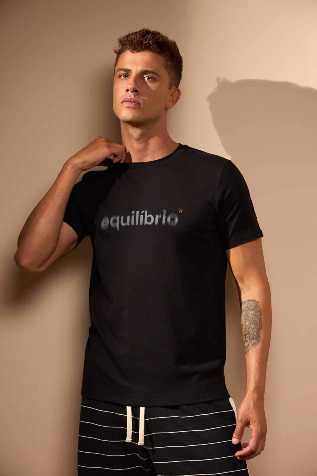 CAMISETA EQUILÍBRIO - PRETO