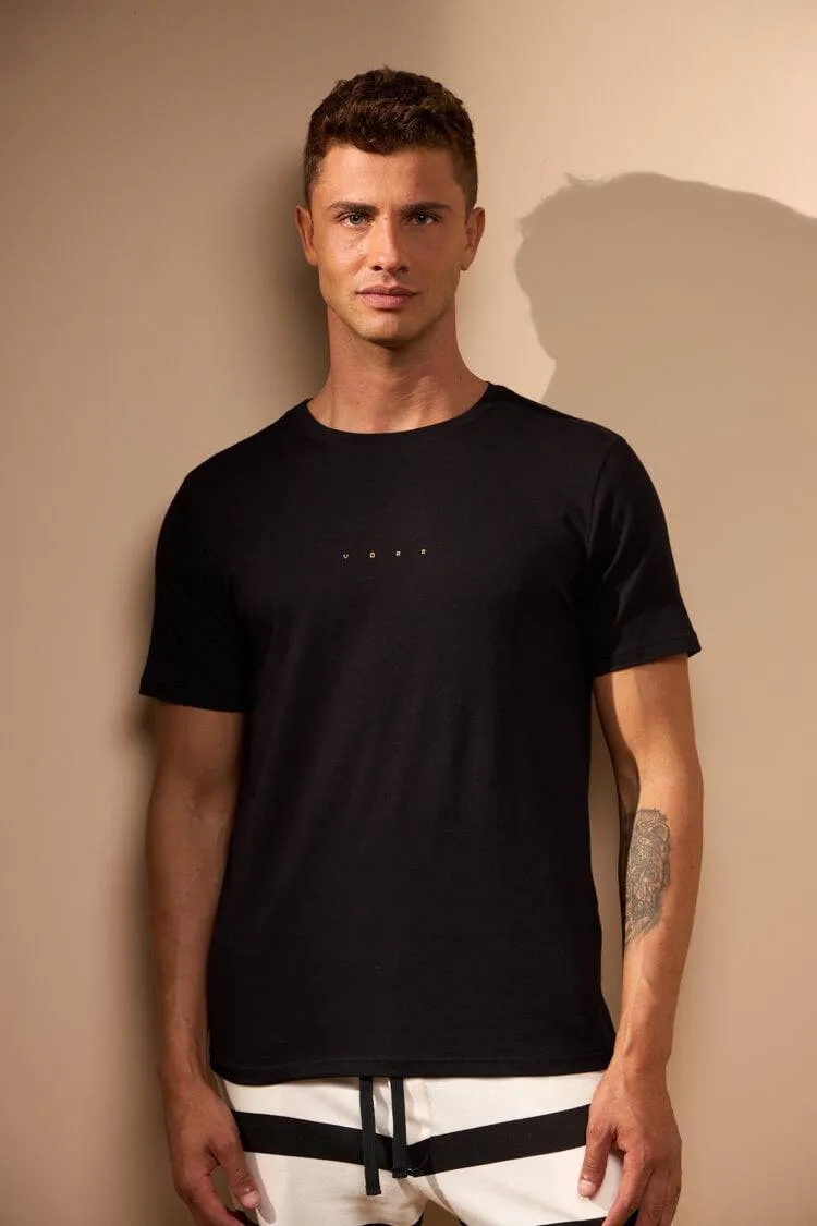 CAMISETA ESCRITA VÖRR - PRETO