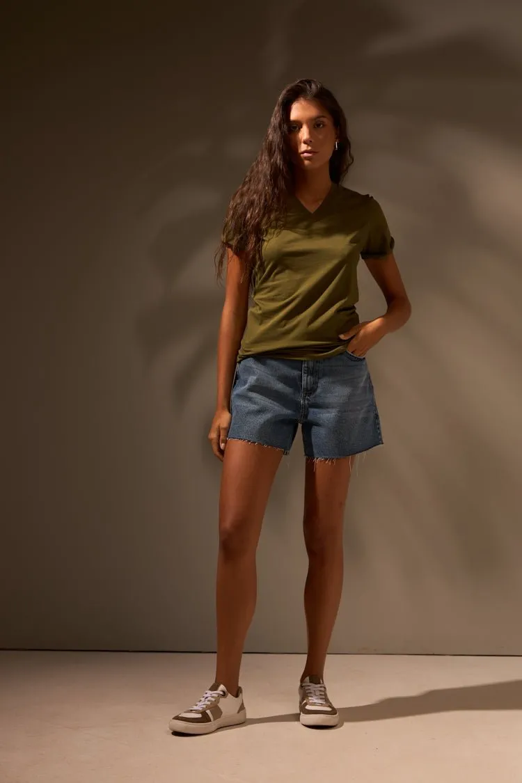 CAMISETA ESSENCIAL ALGODÃO EGÍPCIO GOLA V - VERDE MUSGO