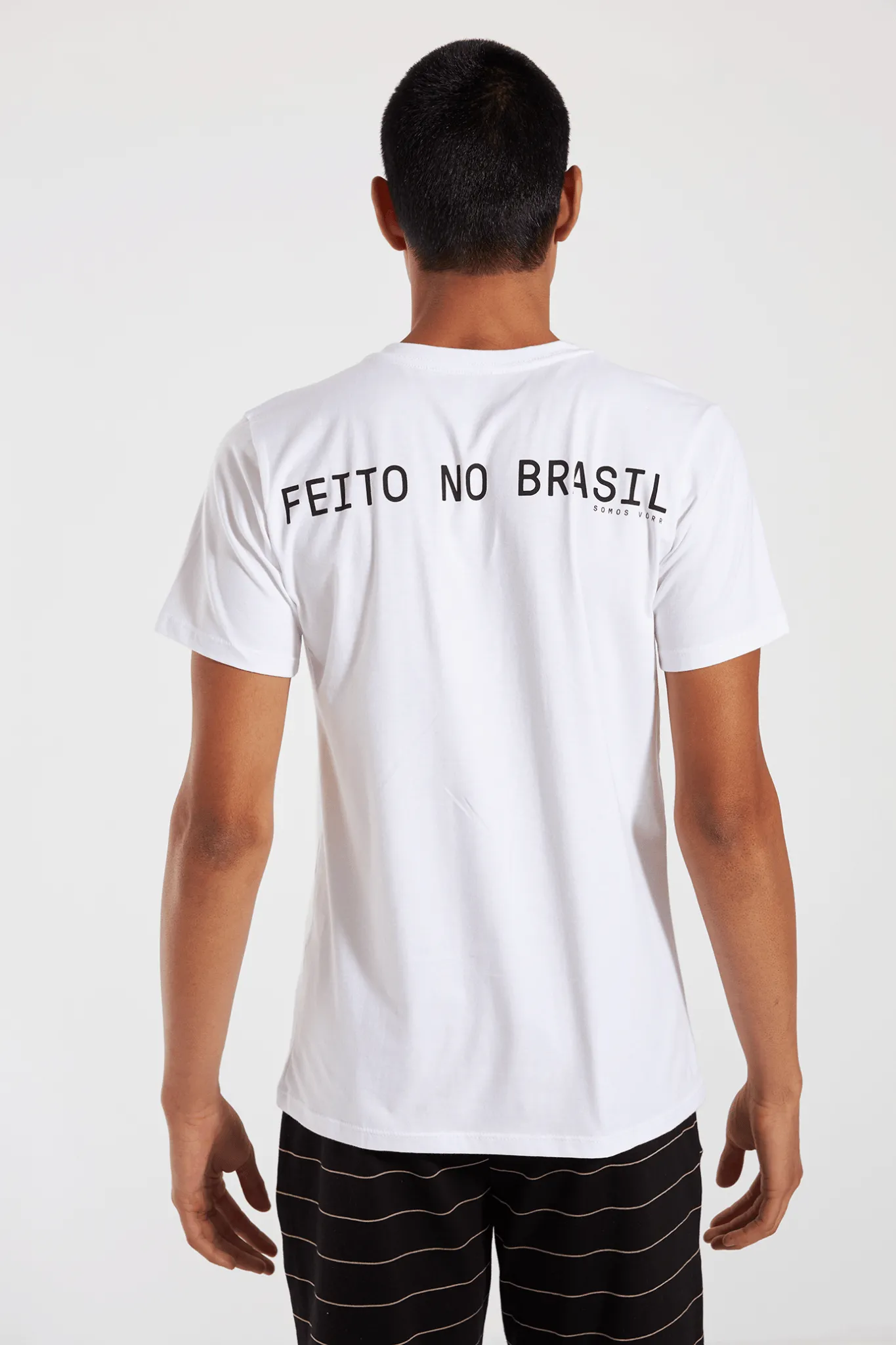 CAMISETA FEITO NO BRASIL - BRANCO