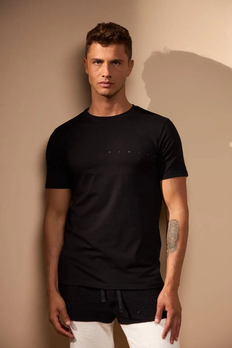 CAMISETA FINITO - PRETO