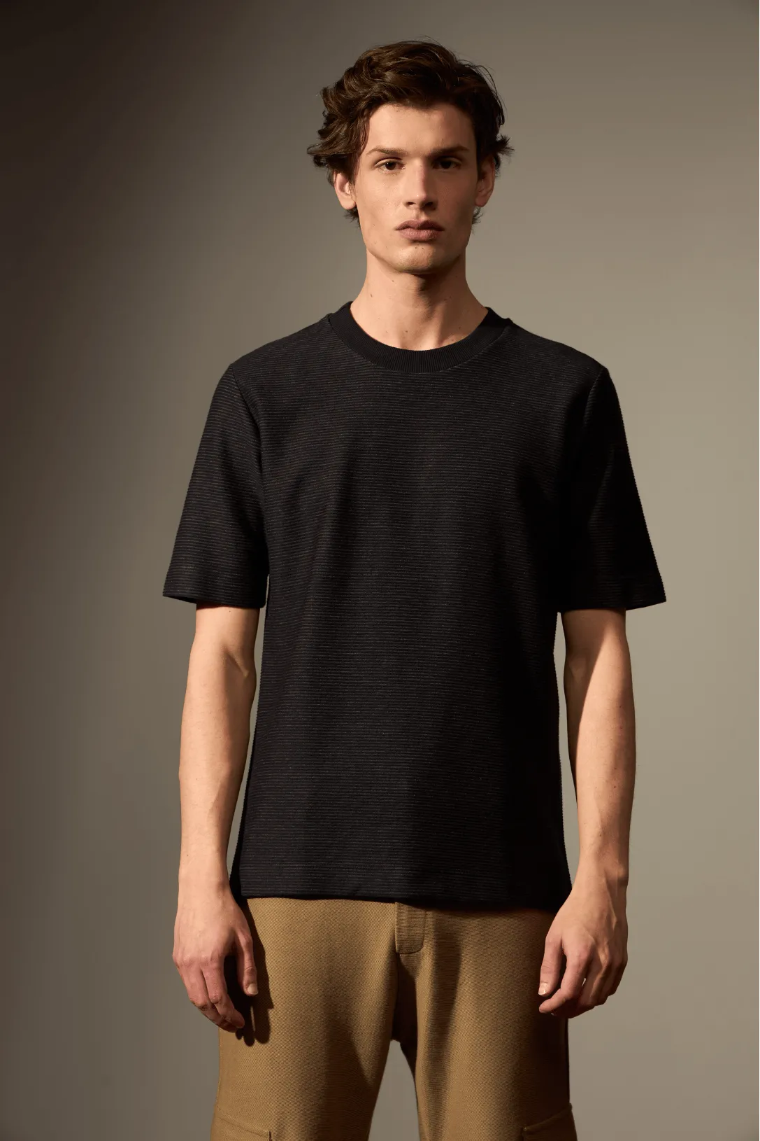 CAMISETA GRUTAS - PRETO