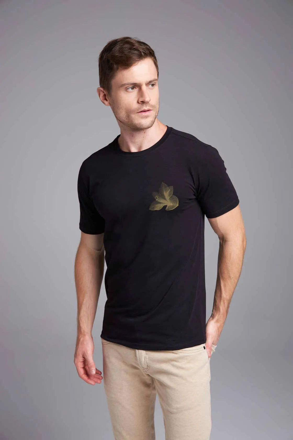 CAMISETA HIBISCO - PRETO