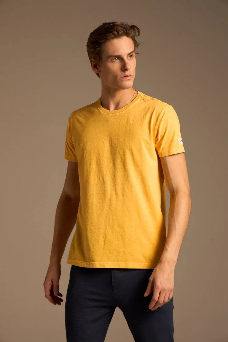 CAMISETA NATIVOS STONE - AMARELO