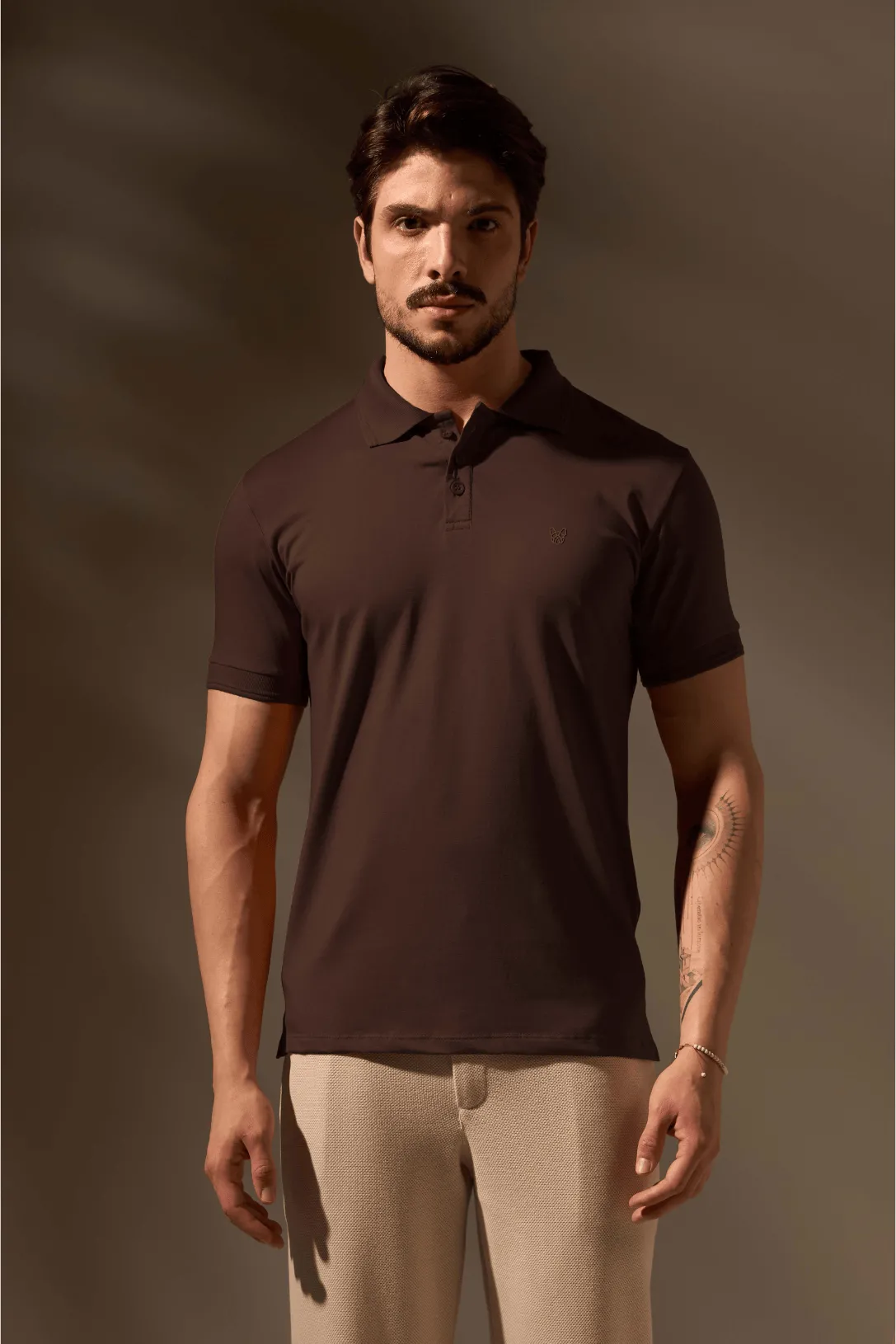 POLO ALGODÃO PIMA TEXTURIZADA - MARROM