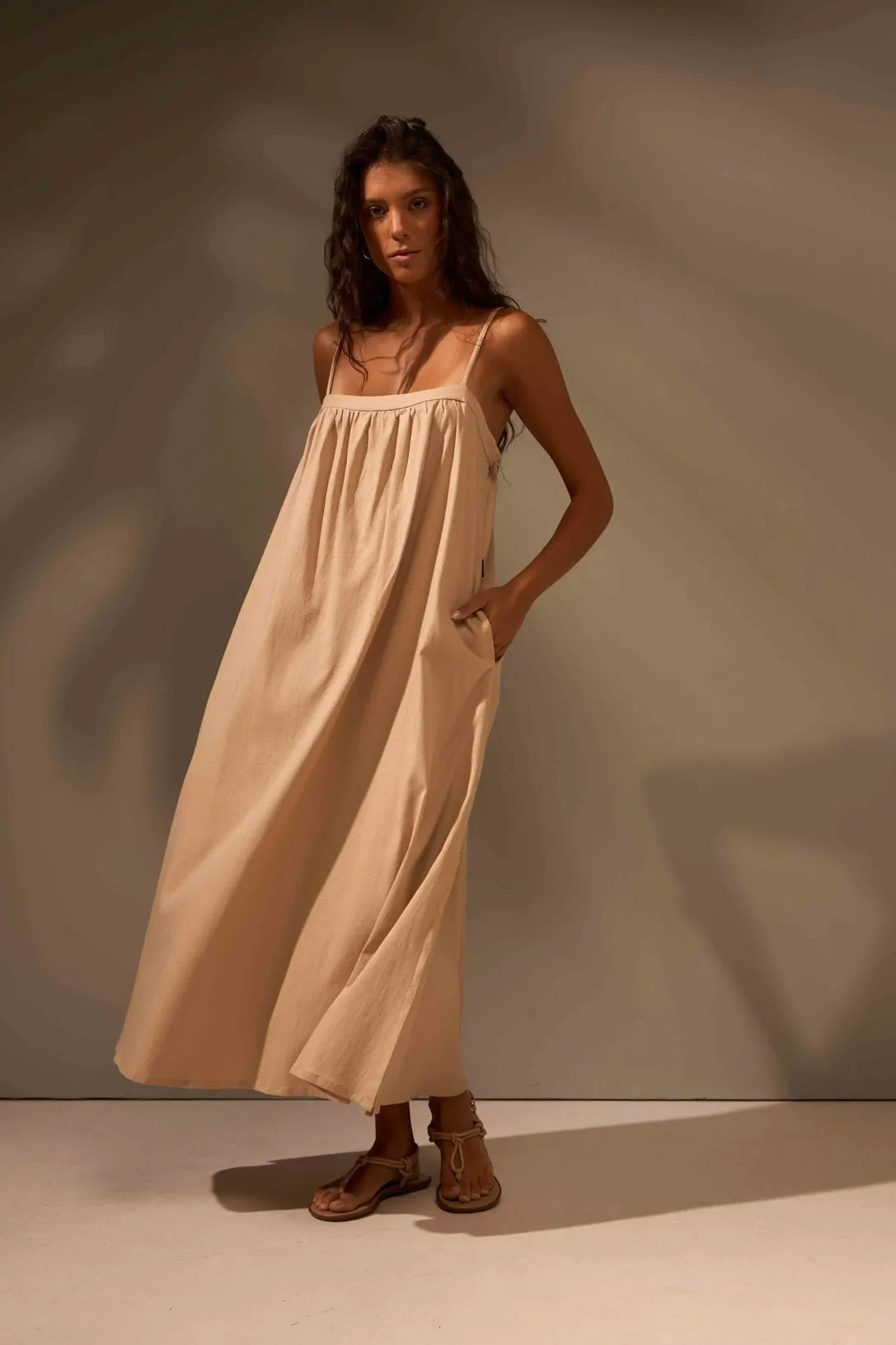 VESTIDO DUNAS LINHO - AREIA