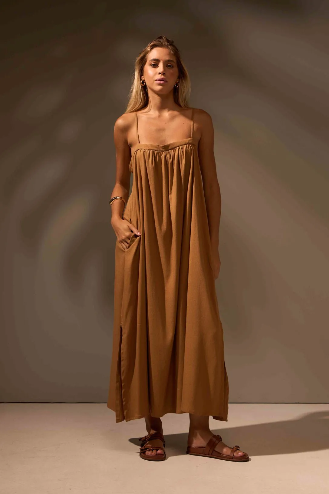 VESTIDO DUNAS LINHO - CAMEL
