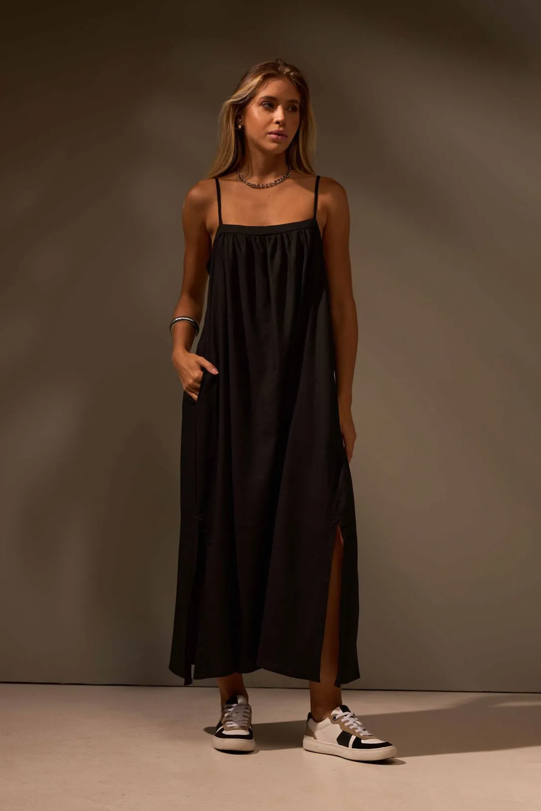 VESTIDO DUNAS LINHO - PRETO