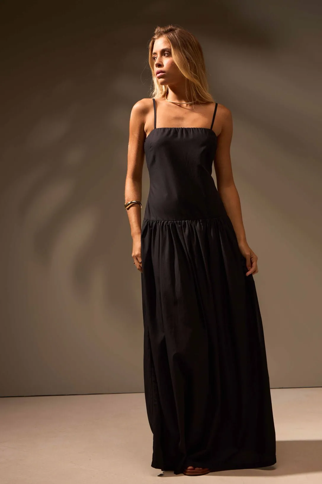 VESTIDO MIDI ONDAS ALGODÃO - PRETO